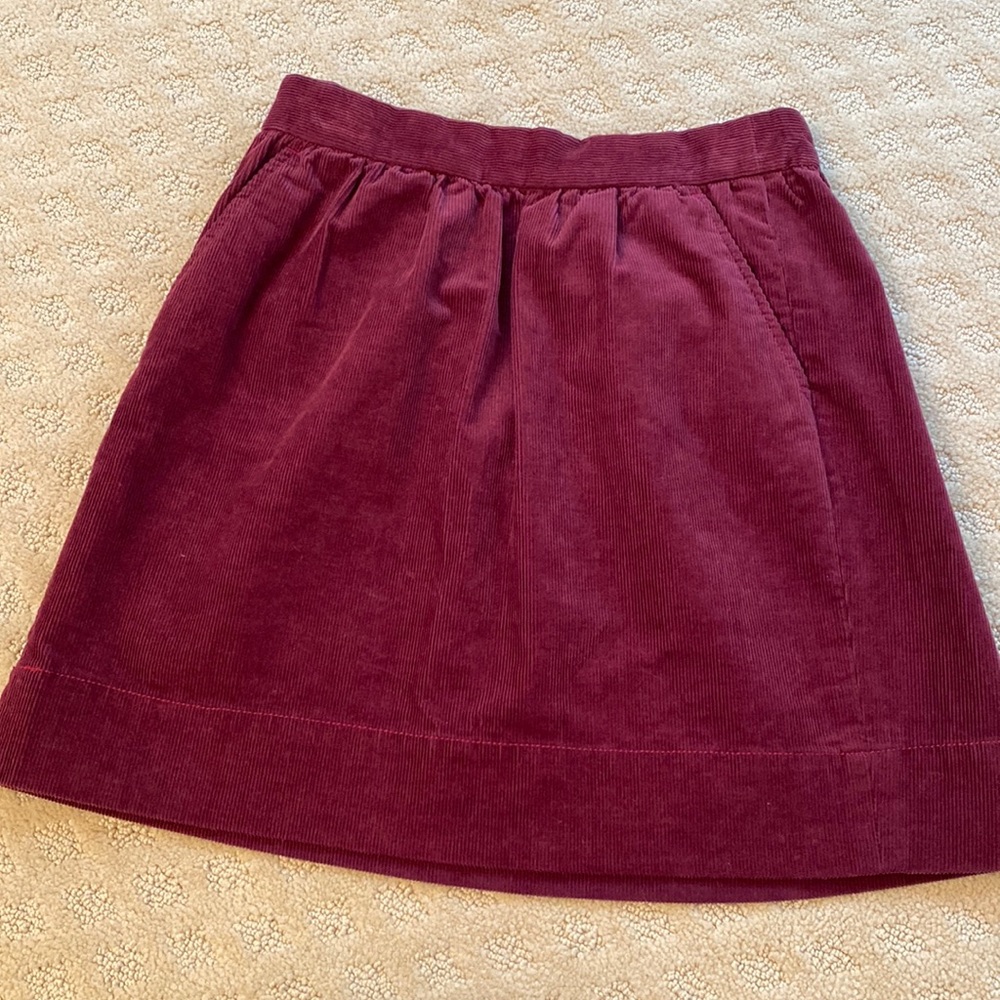 Crew it’s corduroy skirt with pockets size 12